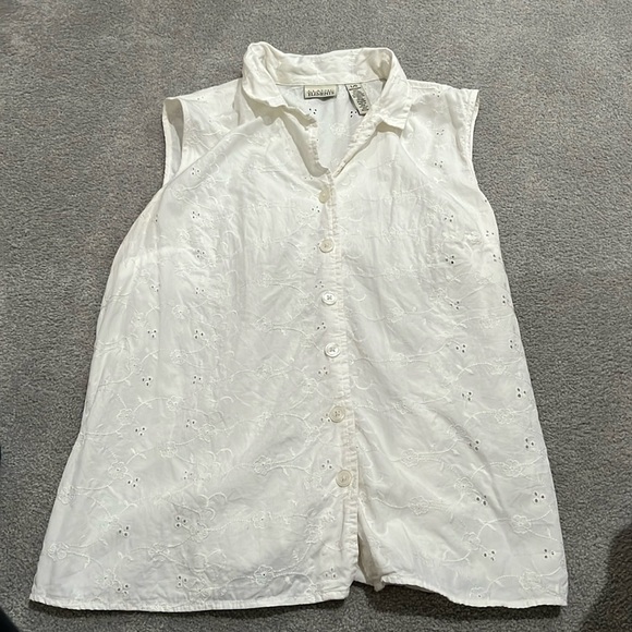 Classic element size large hundred percent cotton button-down tank top - Picture 1 of 4